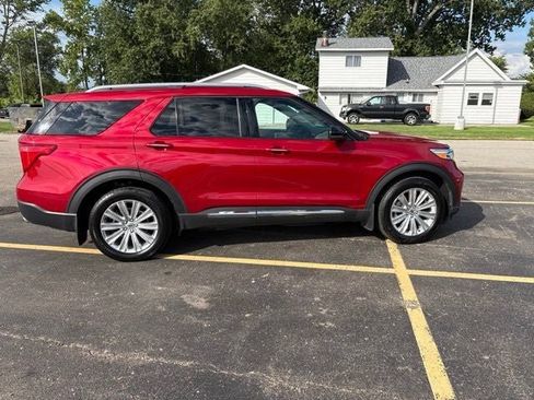 Used 2021 Ford Explorer Limited w/ Equipment Group 301A AWD/4WD image 2