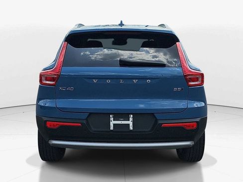 Used 2025 Volvo XC40 B5 Plus AWD/4WD image 7