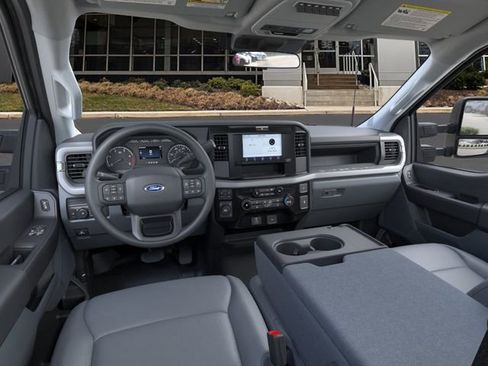 New 2026 Ford F450 XL w/ XL Chrome Package image 9