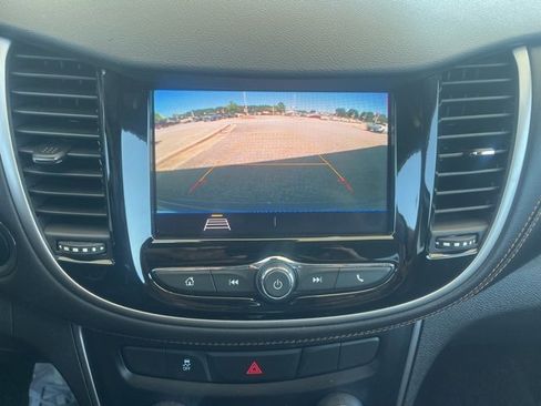 Used 2020 Chevrolet Trax LT w/ LT Convenience Package image 14