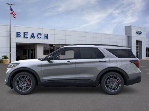 New 2026 Ford Explorer ST-Line w/ ST-Line Street Pack AWD/4WD image 4