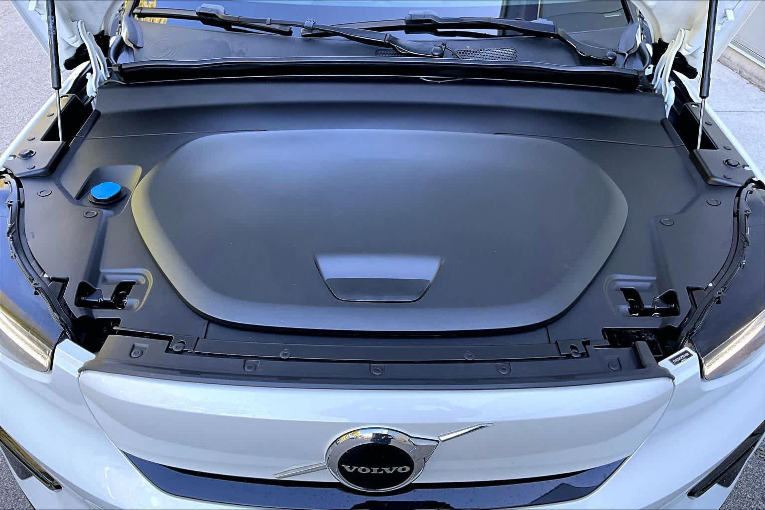 Used 2023 Volvo XC40 Recharge Core AWD/4WD image 28