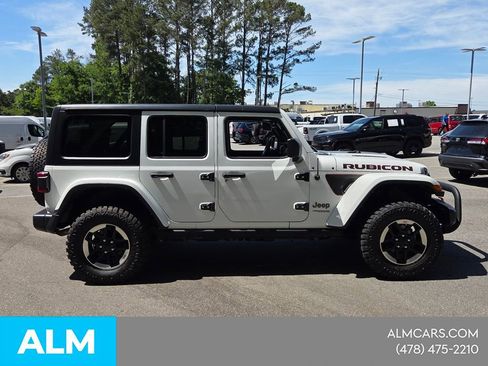 Used 2022 Jeep Wrangler Unlimited Rubicon w/ Cold Weather Group AWD/4WD image 16