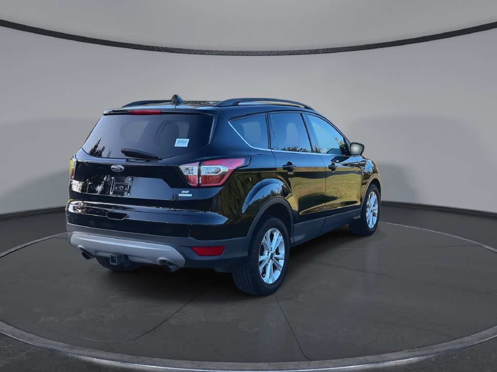 Used 2018 Ford Escape SE w/ Ford Safe & Smart Package FWD image 8