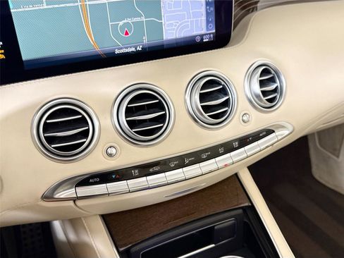 Used 2019 Mercedes-Benz S 560 Cabriolet image 22