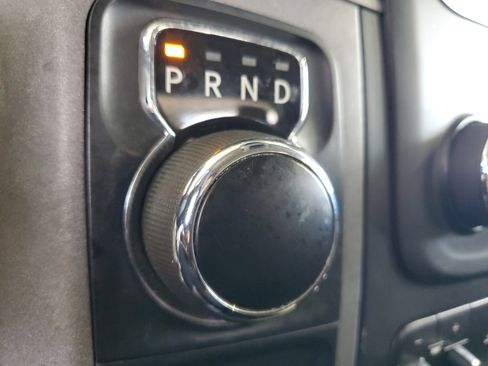 Used 2019 RAM 1500 Tradesman w/ Chrome Appearance Group RWD image 29