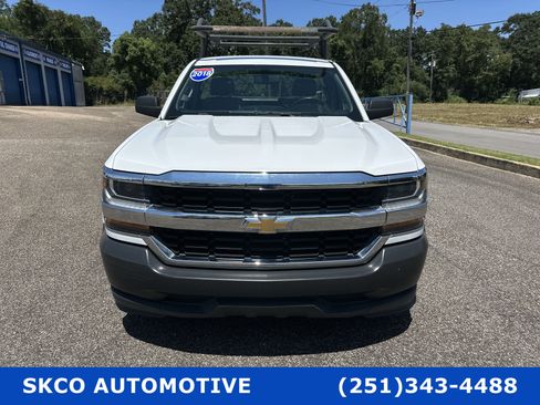 Used 2018 Chevrolet Silverado 1500 W/T w/ Trailering Package image 8