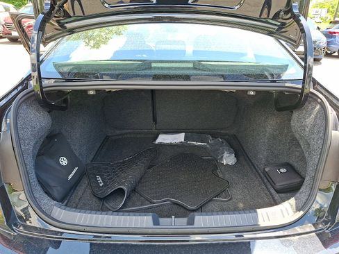 Used 2024 Volkswagen Jetta Sport FWD image 27