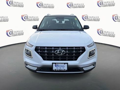 Certified 2025 Hyundai Venue Limited image 2