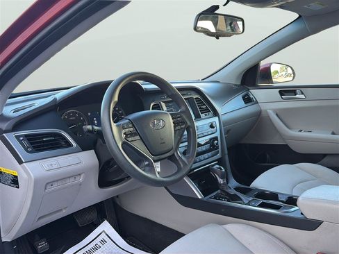 Used 2016 Hyundai Sonata SE FWD image 11