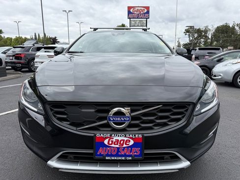 Used 2018 Volvo V60 T5 Cross Country w/ Convenience Package image 14