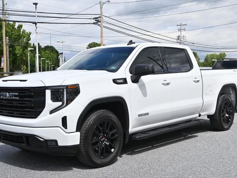 Used 2024 GMC Sierra 1500 Elevation w/ LPO, Elevation Black Package AWD/4WD image 5