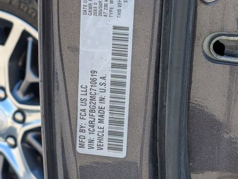 Used 2021 Jeep Grand Cherokee Limited AWD/4WD image 37
