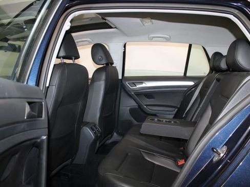 Used 2016 Volkswagen Golf SE FWD image 11