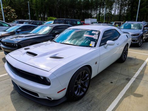 Used 2023 Dodge Challenger R/T Scat Pack RWD image 1