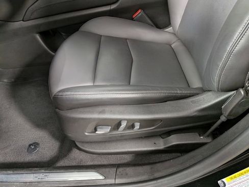 Certified 2022 Cadillac XT5 Premium Luxury image 19