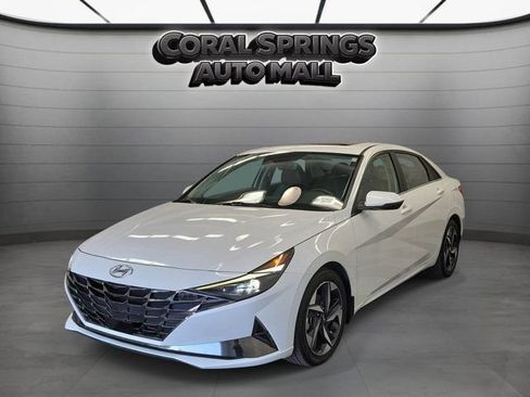 Used 2023 Hyundai Elantra Limited w/ Winter Weather Package FWD image 3