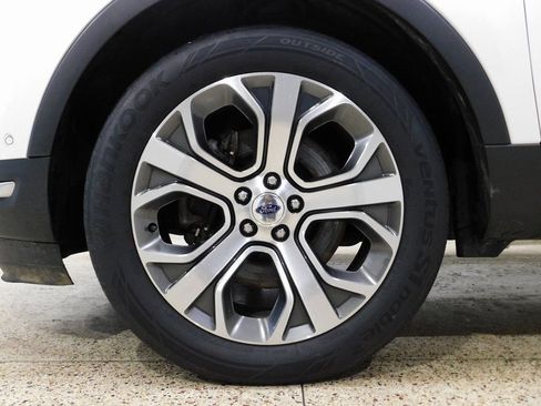 Used 2019 Ford Explorer Platinum image 21