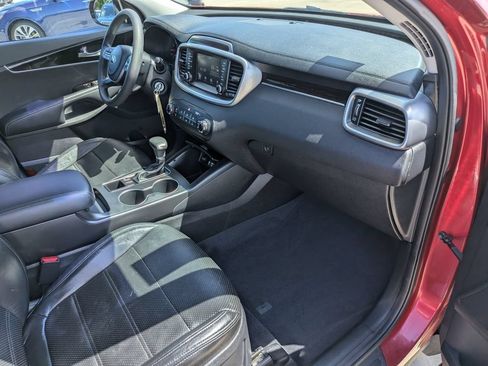 Used 2019 Kia Sorento FWD image 13