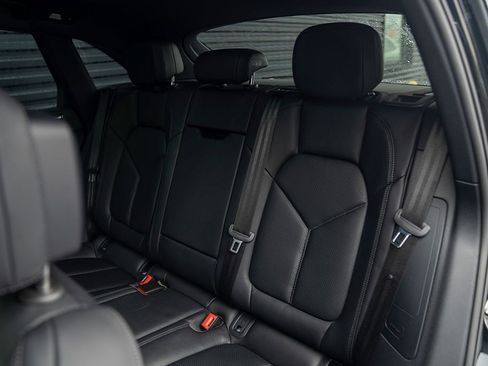 Certified 2026 Porsche Macan AWD/4WD image 20