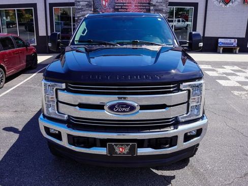 Used 2018 Ford F250 Lariat w/ Lariat Value Package AWD/4WD image 14