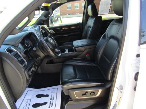 Used 2019 RAM 1500 Limited AWD/4WD image 17