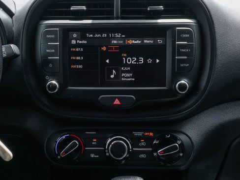 Used 2024 Kia Soul LX w/ Option Group 015 FWD image 14