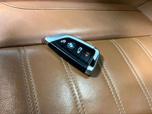 Used 2019 BMW X3 xDrive30i w/ Premium Package AWD/4WD image 10