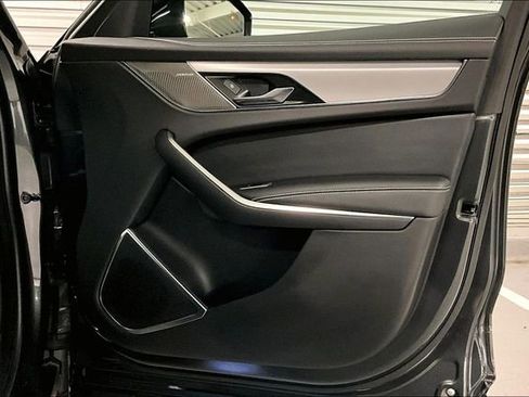 Certified 2024 Jaguar F-PACE R-Dynamic S image 27