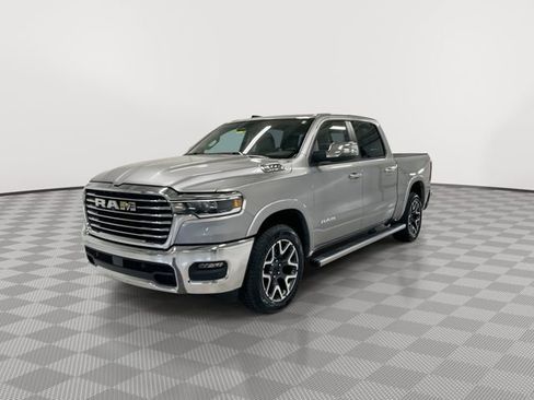 Used 2025 RAM 1500 Laramie image 4
