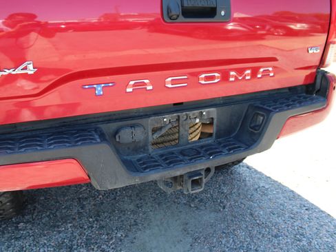 Used 2019 Toyota Tacoma SR image 26