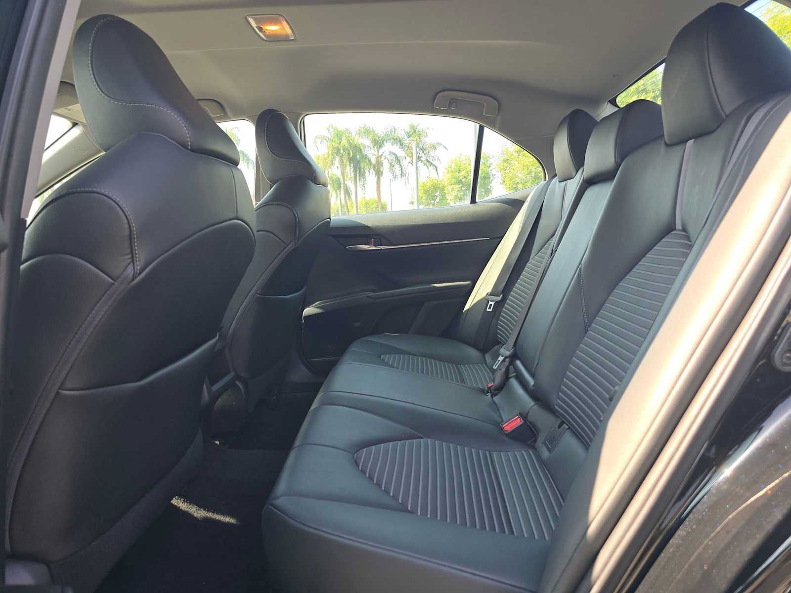 Used 2021 Toyota Camry SE FWD image 16