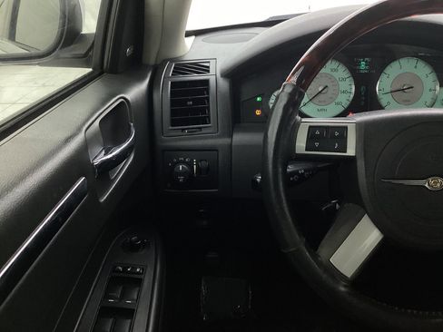 Used 2009 Chrysler 300 C image 30