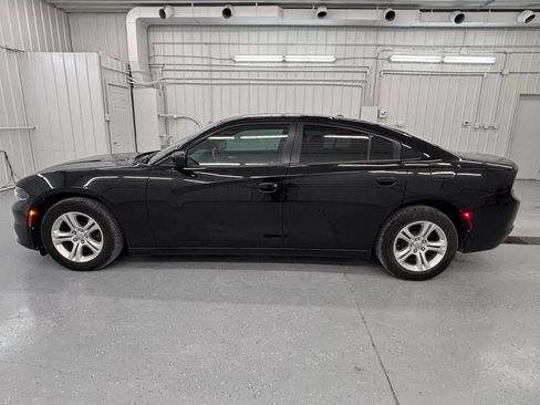 Used 2020 Dodge Charger SXT RWD image 8