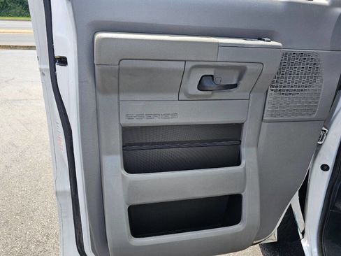 Used 2011 Ford E-150 and Econoline 150 w/ PWR Group image 15