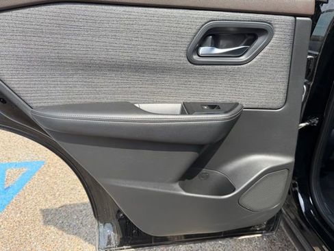 Certified 2022 Nissan Rogue SV image 13