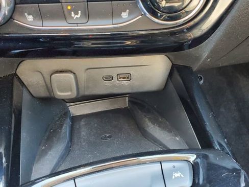 Certified 2024 Chevrolet Trax ACTIV w/ Sunroof Package FWD image 32