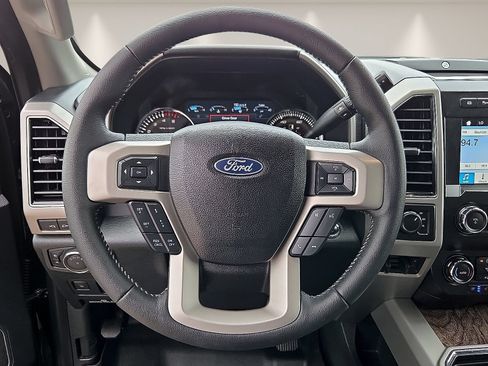 Used 2019 Ford F250 Lariat w/ Lariat Ultimate Package AWD/4WD image 14