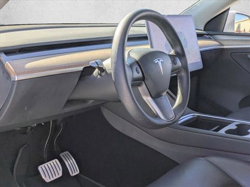 Used 2022 Tesla Model Y Performance image 10
