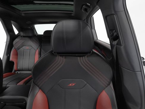 Used 2022 Bentley Bentayga AWD/4WD image 21