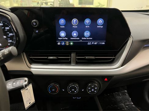 Used 2024 Chevrolet Trax LS w/ LS Convenience Package FWD image 17