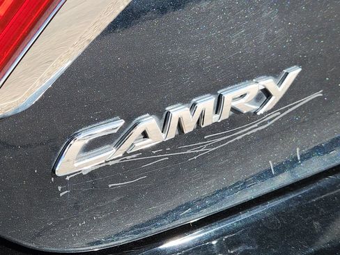 Used 2015 Toyota Camry LE FWD image 9