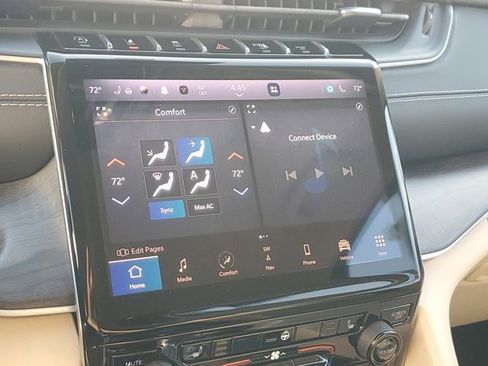 Used 2022 Jeep Grand Cherokee L Limited image 26