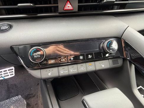 New 2026 Hyundai Elantra SEL Sport image 6