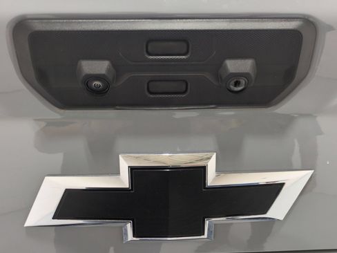 Used 2025 Chevrolet Silverado 2500 ZR2 w/ Technology Package AWD/4WD image 16
