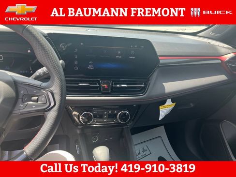 Used 2025 Chevrolet TrailBlazer RS w/ Convenience Package AWD/4WD image 17