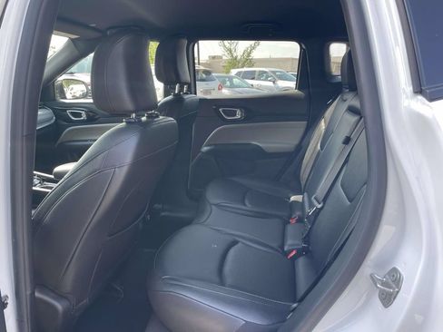 Used 2025 Jeep Compass Limited AWD/4WD image 13
