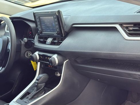 Used 2021 Toyota RAV4 LE image 26