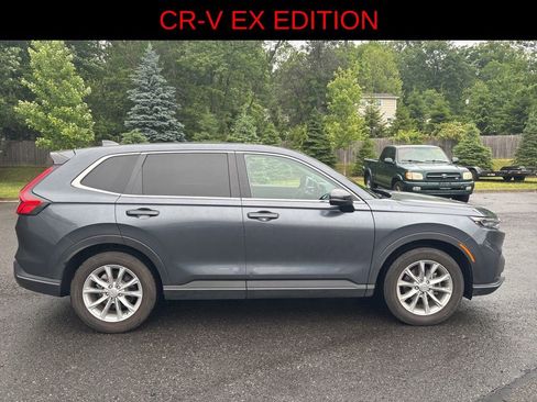 Used 2025 Honda CR-V EX image 5