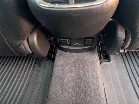 Used 2016 Chevrolet Malibu LT w/ Leather Package image 17